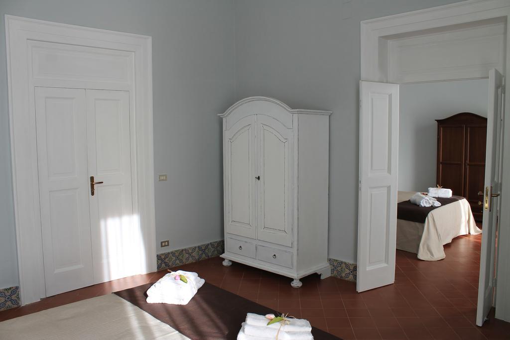 Palazzo Bianchi Domus Holidays ตรานิ ภายนอก รูปภาพ