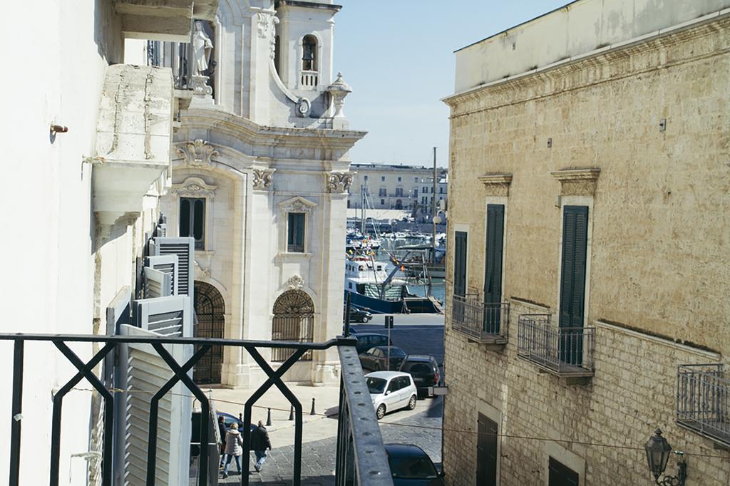 Palazzo Bianchi Domus Holidays ตรานิ ภายนอก รูปภาพ